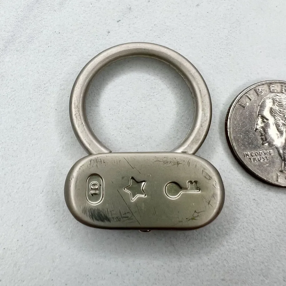 CWW Silver Tone Swivel Style Keychain Keyring